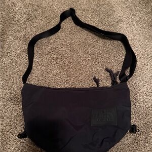 The North Face Black Belt Bag Sleek Casual Design